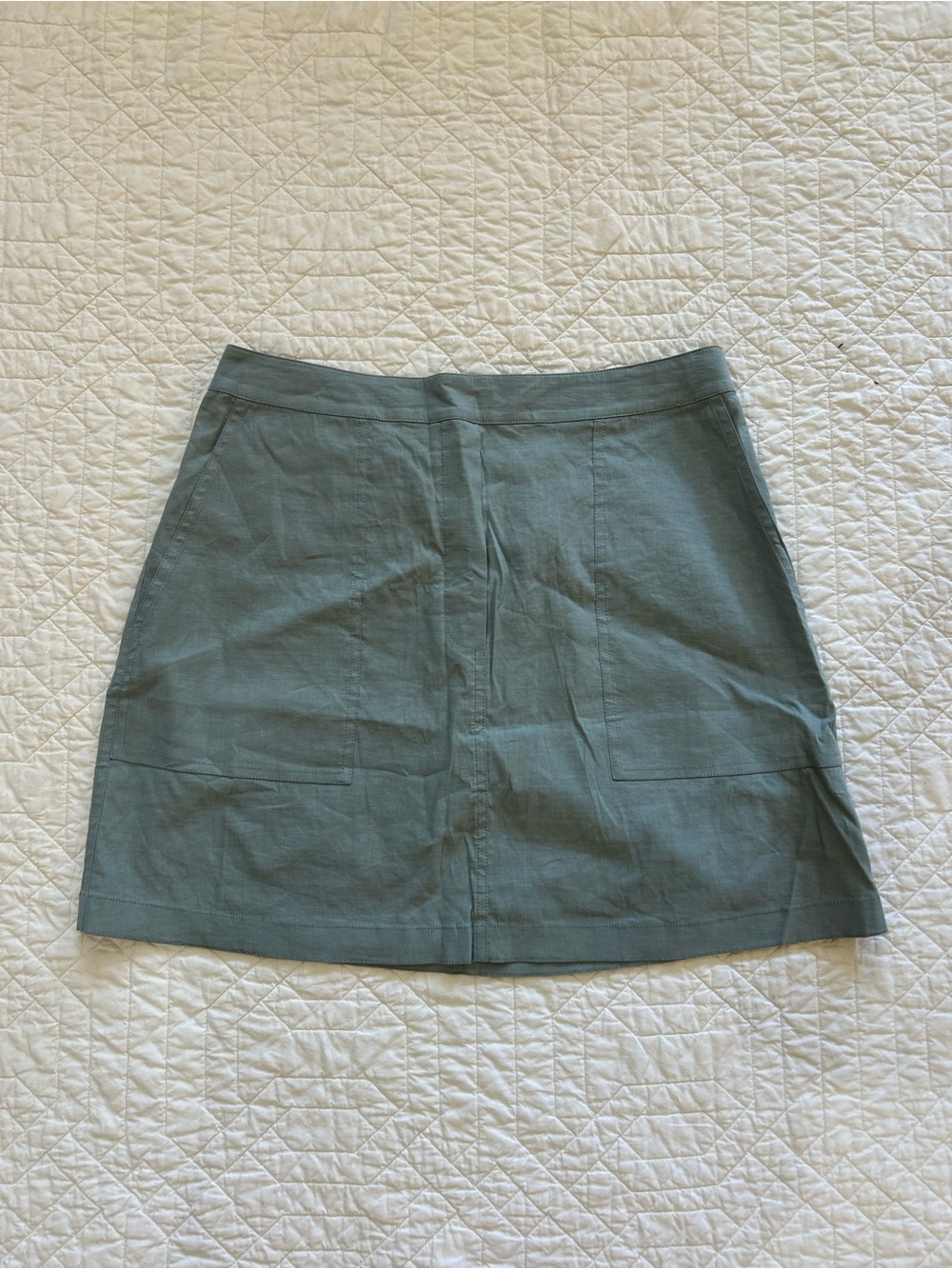 Theory Stitched Pocked Mini Utility Cargo Skirt in eggshell blue L